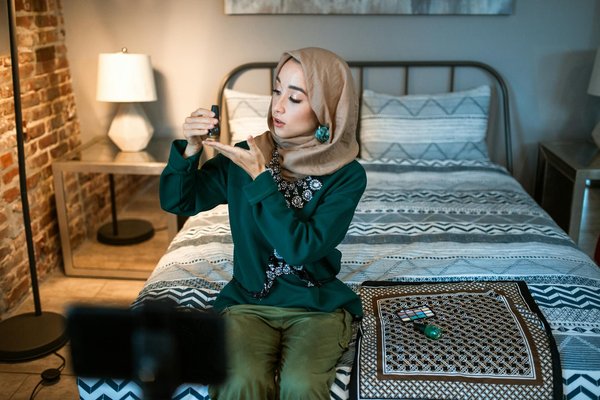 Unwiderstehliche italienische focaccia mit rosmarin und grobem salz: deine umfassende anleitung für ein aromatisches backerlebnis!